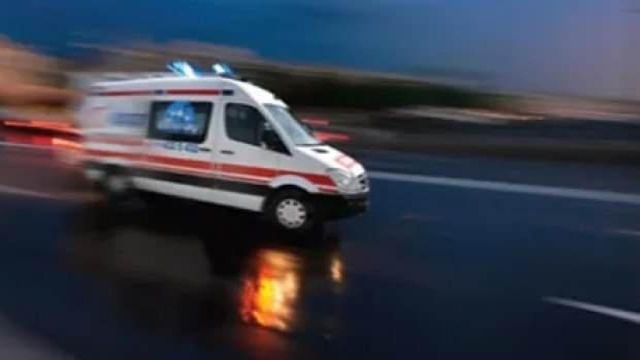 Bayburt'ta şarampole devrilen otomobildeki 4 kişi yaralandı