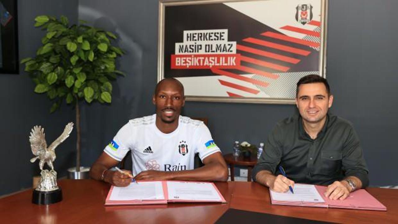 Beşiktaş'ta Atiba Hutchinson'ın sözleşmesi uzatıldı!