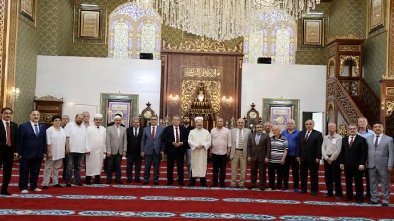Diyanet İşleri Başkanı Yunusemre Meydan Camii’ne hayran kaldı