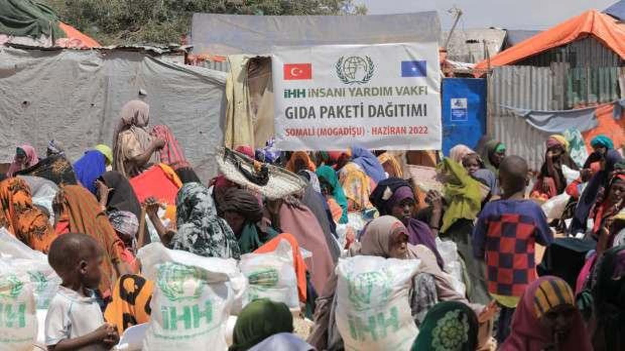 İHH Somali’de 10 bin 520 adet gıda kolisi dağıttı