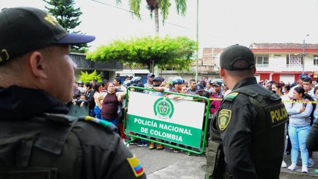 Kolombiya'da mahkumların çıkardığı yangında 52 kişi öldü