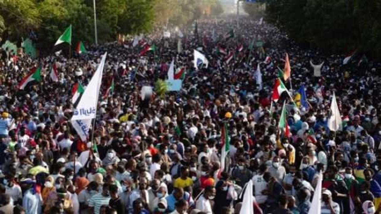 Sudan'da darbe karşıtı gösterilere müdahale: 9 ölü