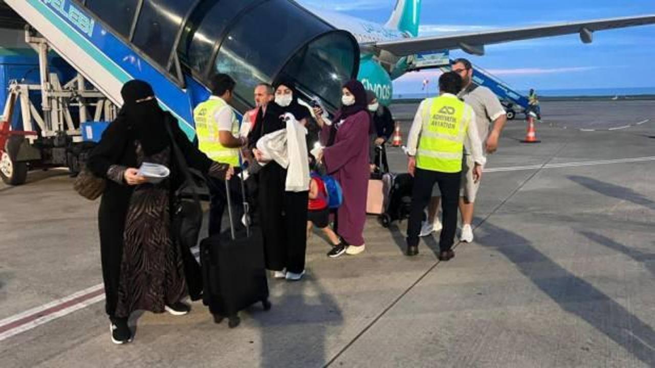 Suudi Arabistan'dan Trabzon'a bu yılın ilk uçağı indi 