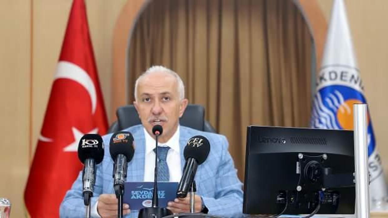 Akdeniz Belediye Başkanı Gültak'tan "Türk bayrağı" hakkındaki yalan haberlere tepki