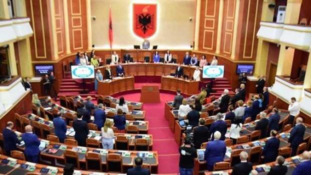 Arnavutluk Meclisinden Srebrenitsa kurbanlarının onurlandırılması kararı