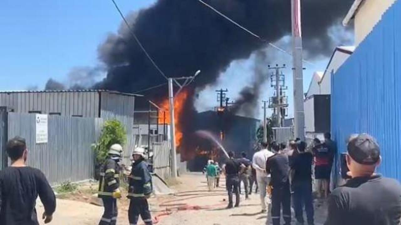 Son Dakika: Gebze'de boya fabrikasında yangın!