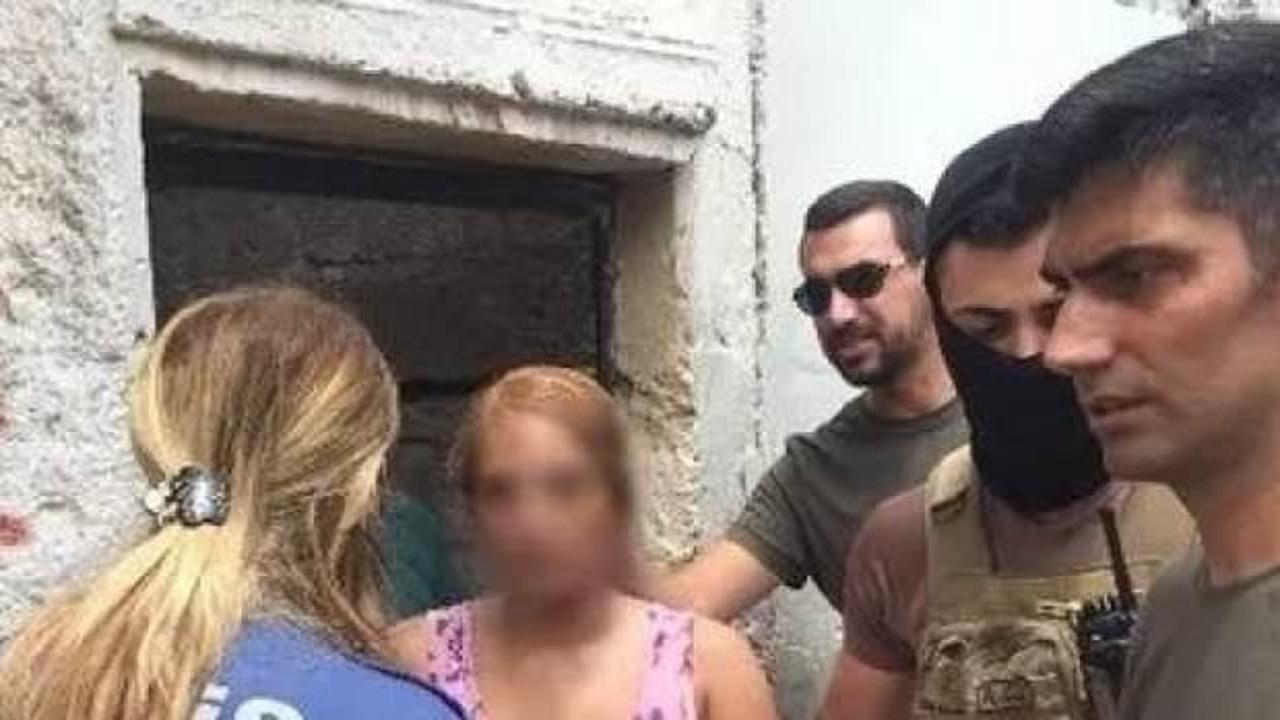 Komşusunun evini yakan kadın, kendini de yakmak istedi!