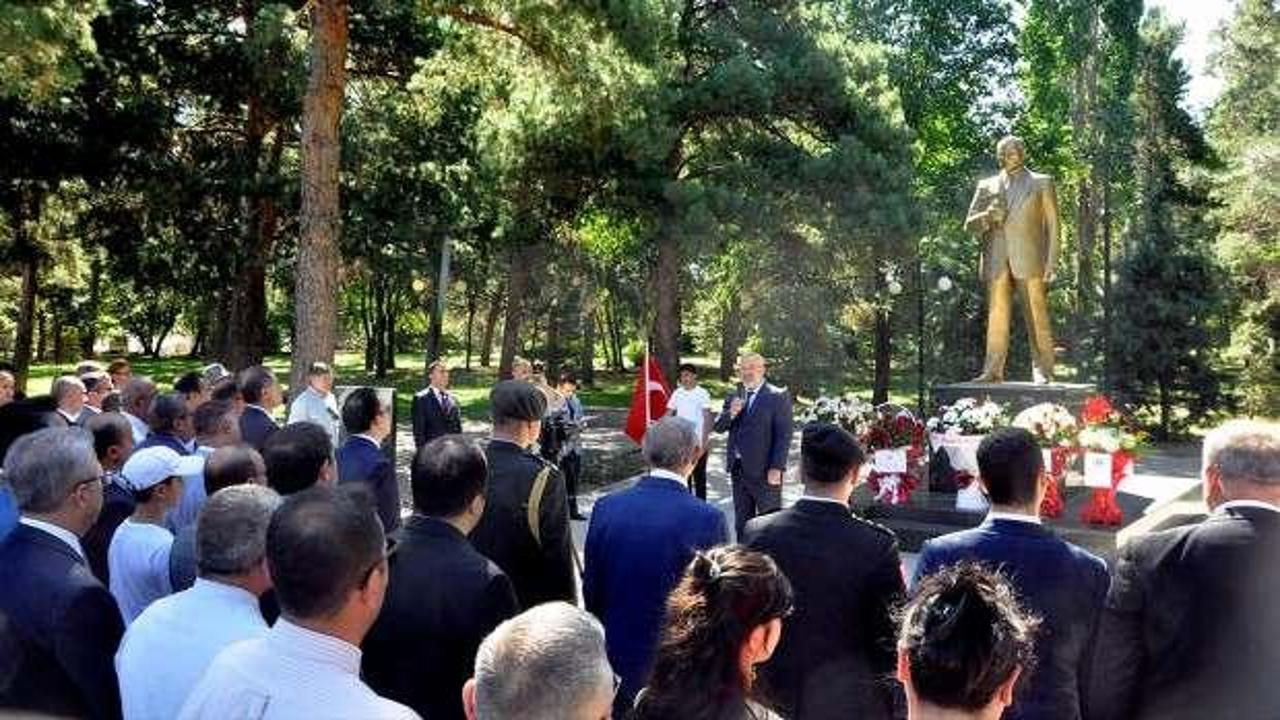 D&uuml;nyanın d&ouml;rt bir yanında 15 Temmuz'u andılar