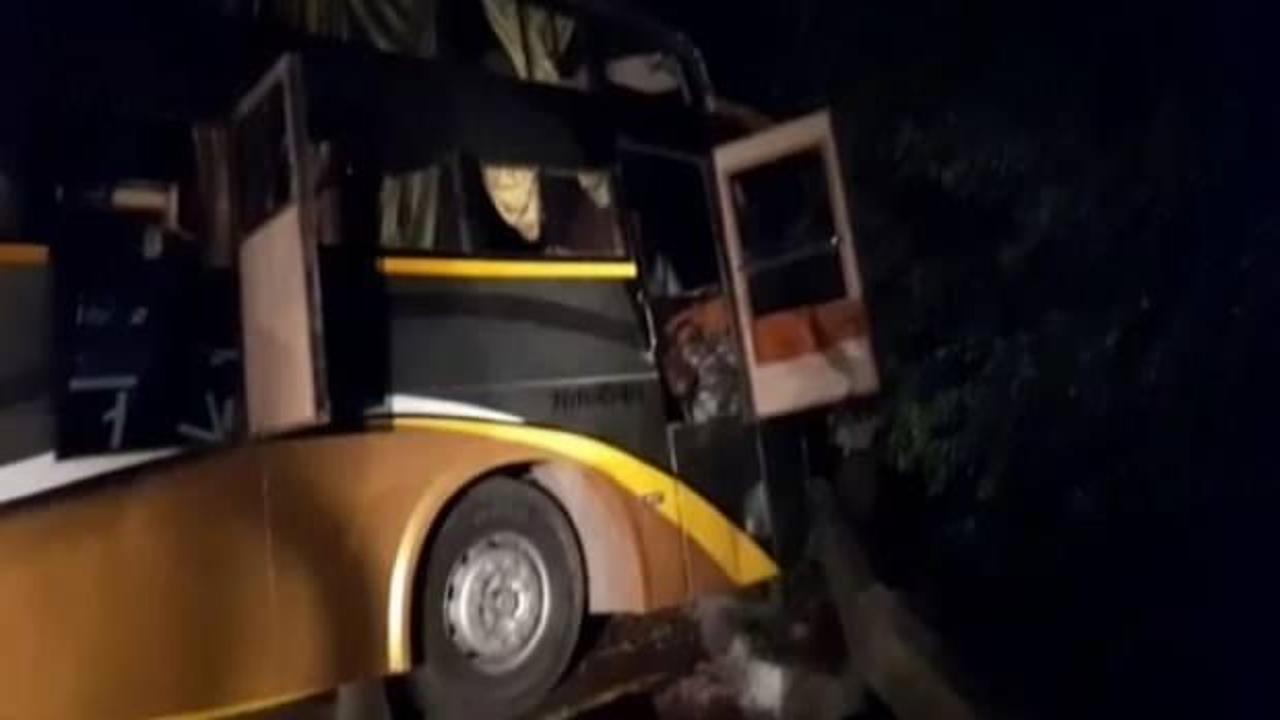 Hindistan'da kamyon otobüsü biçti: 5 ölü, 22 yaralı