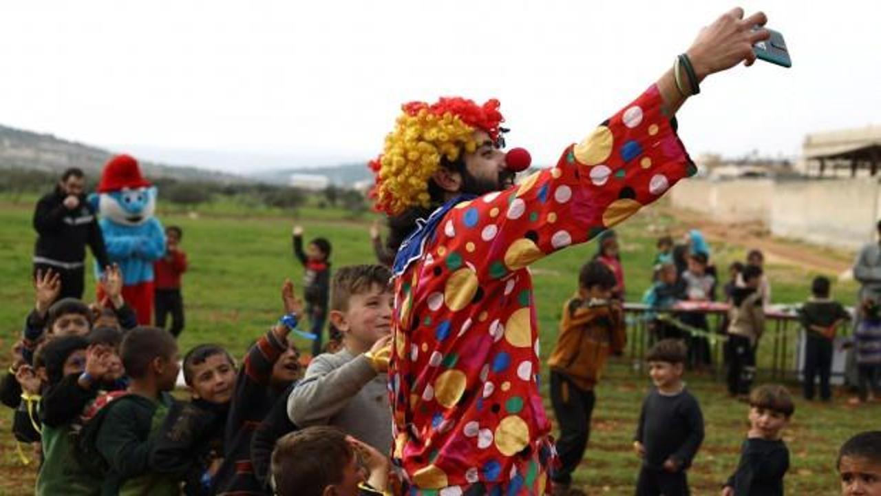 İdlib'de çocuklar için palyaçolu bayram eğlencesi