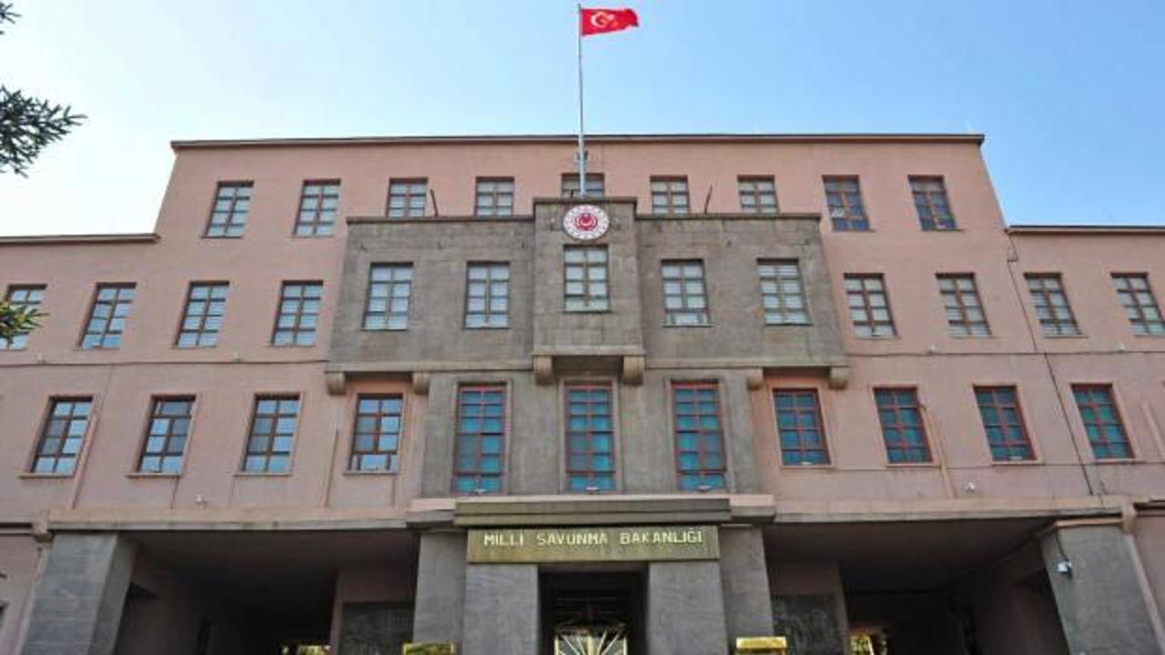 MSB FET&Ouml; bilan&ccedil;osunu a&ccedil;ıkladı: İhra&ccedil; edilenler, r&uuml;tbeleri s&ouml;k&uuml;lenler...