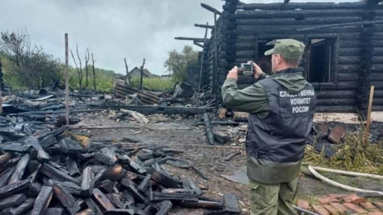 Rusya&rsquo;da kır evinde yangın faciası: 5&rsquo;i &ccedil;ocuk 7 &ouml;l&uuml;