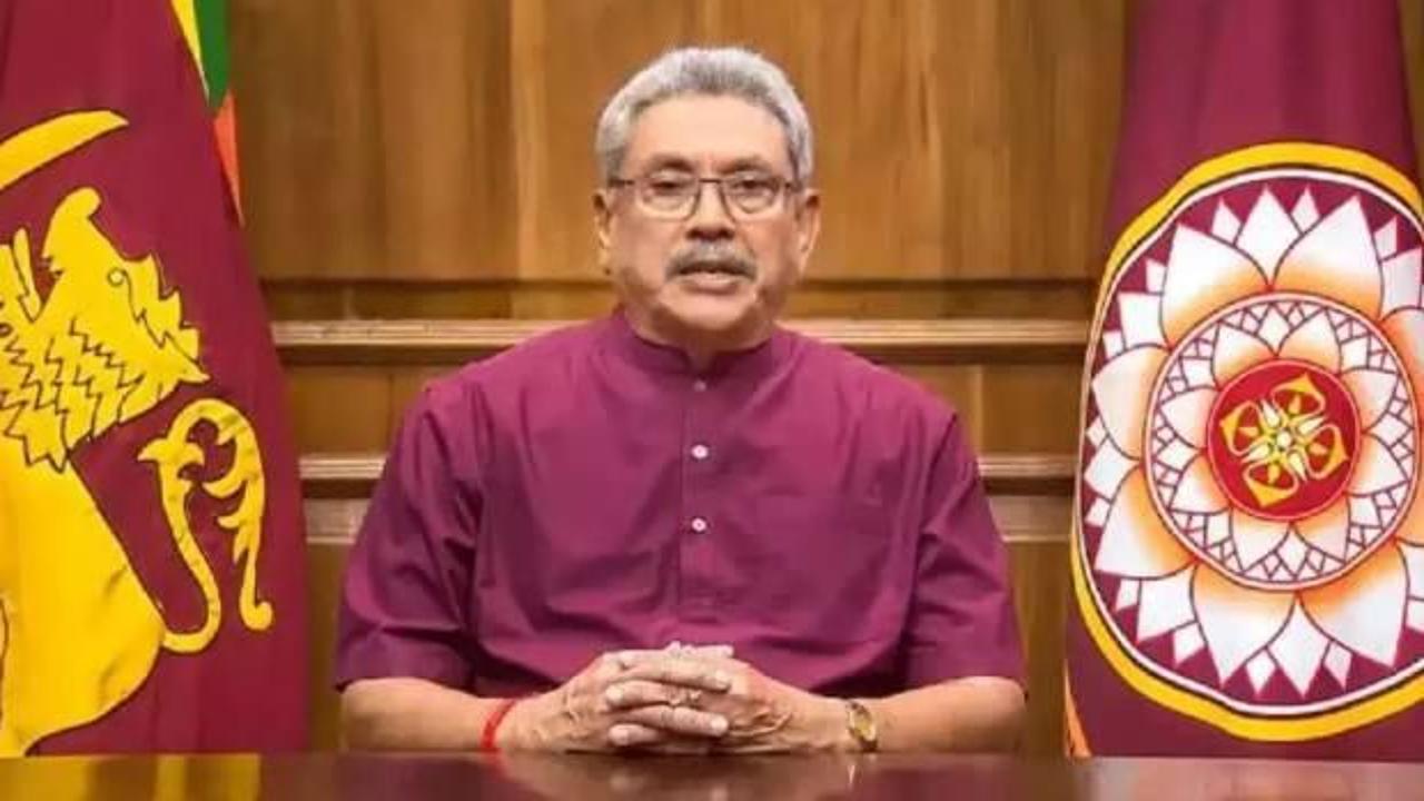 &Uuml;lkeyi terk etmişti! E-mail'le istifa etti