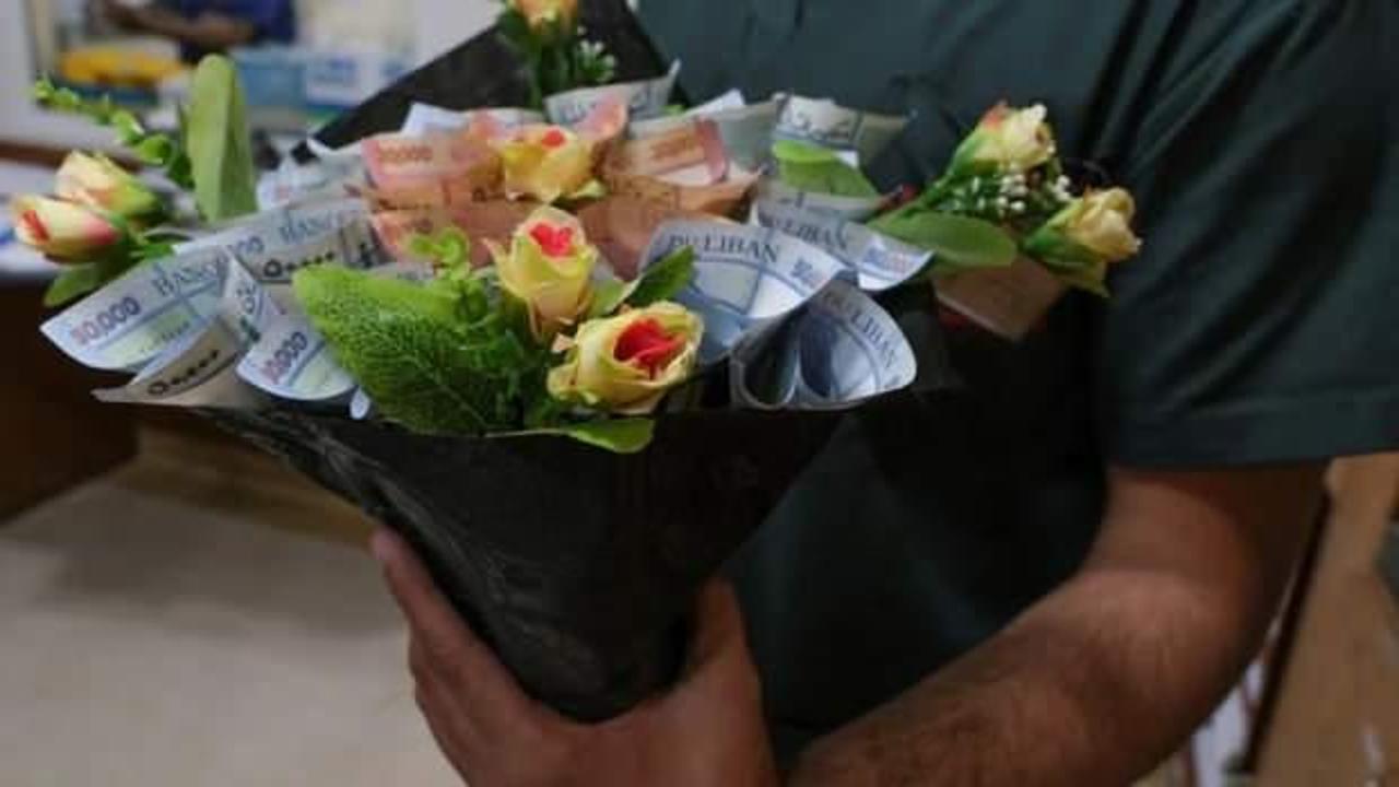 Lübnan'da çiçek yerine para buketi