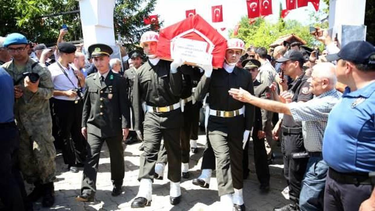 Pen&ccedil;e-Kilit şehidi son yolculuğuna uğurlandı