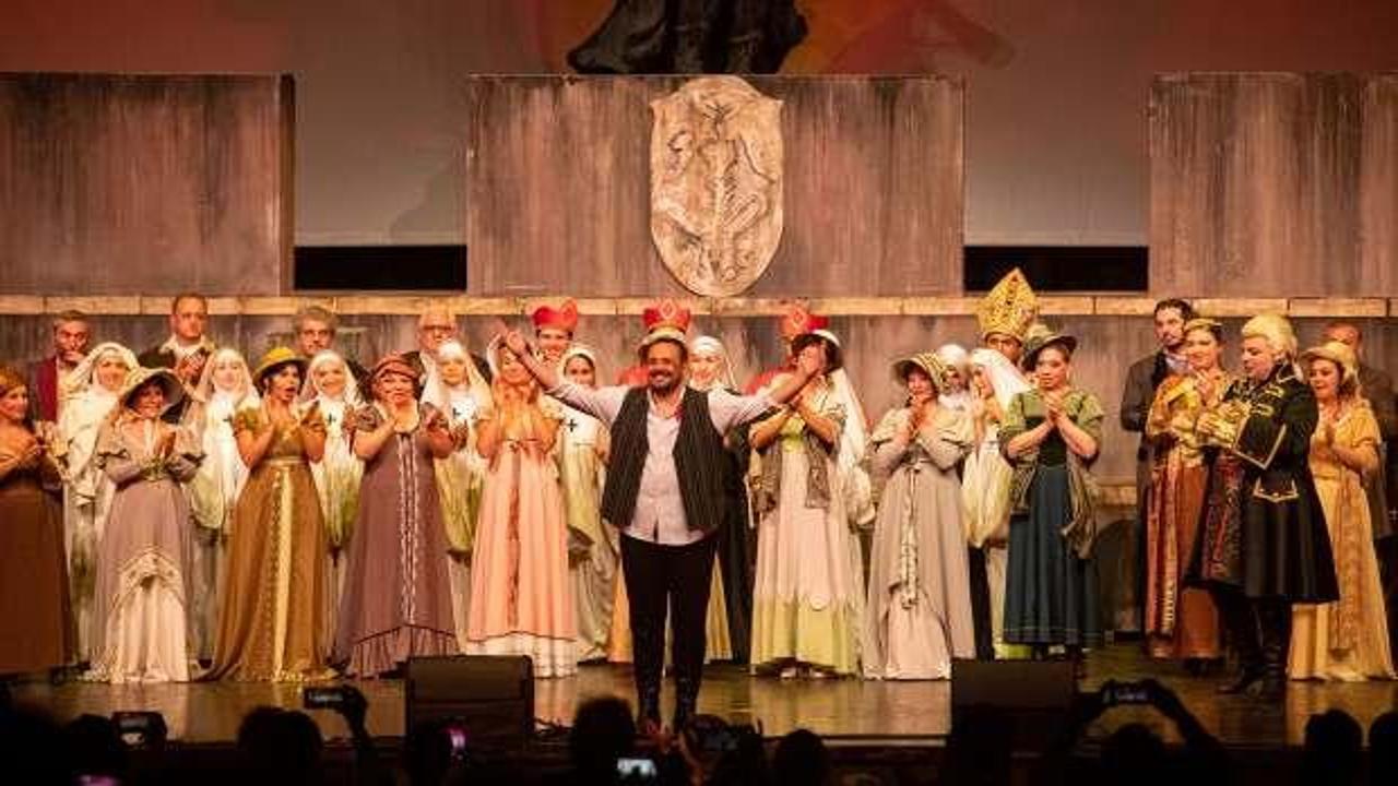 Tosca Operası sanatseverlerden büyük alkış aldı