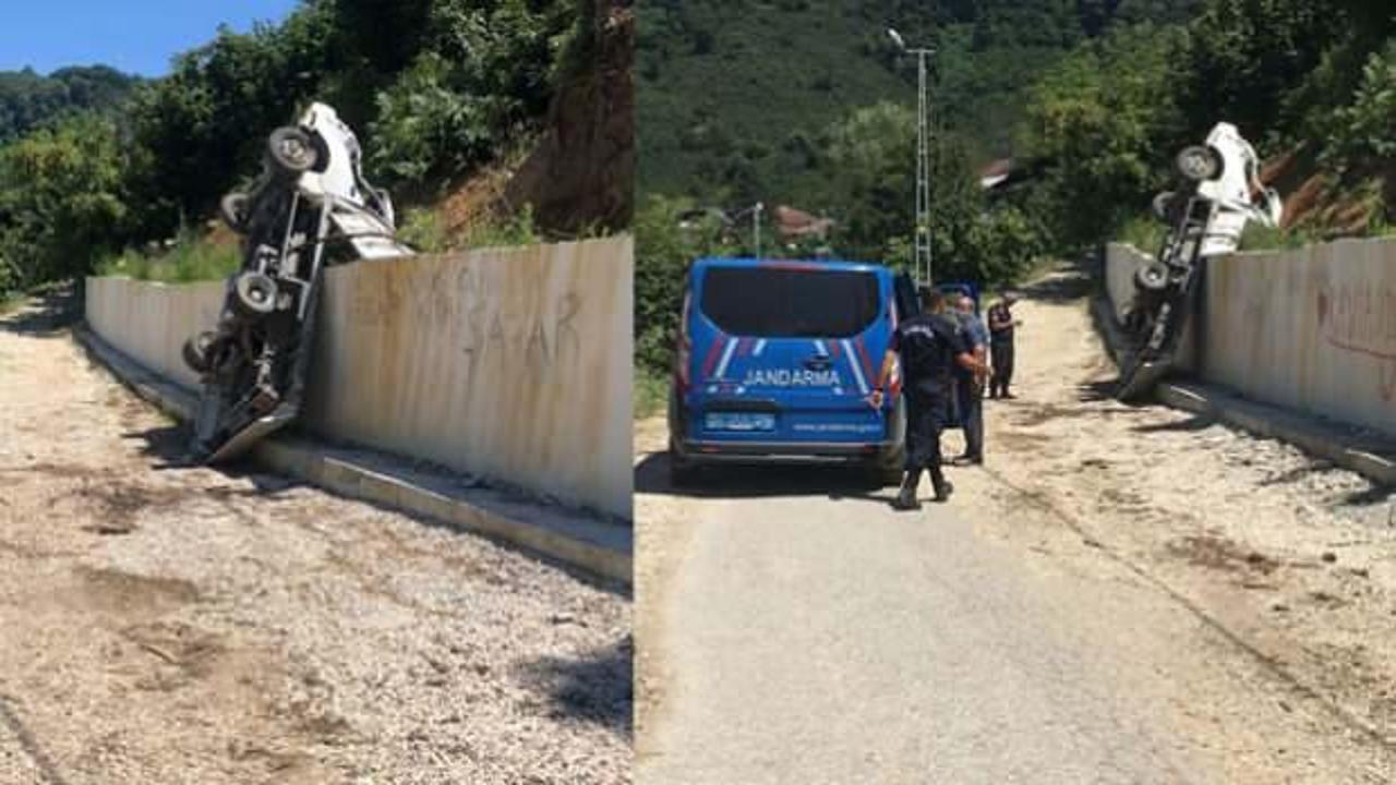 Yokuş aşağı kayan kamyonetini kurtarmak isterken canından oluyordu  