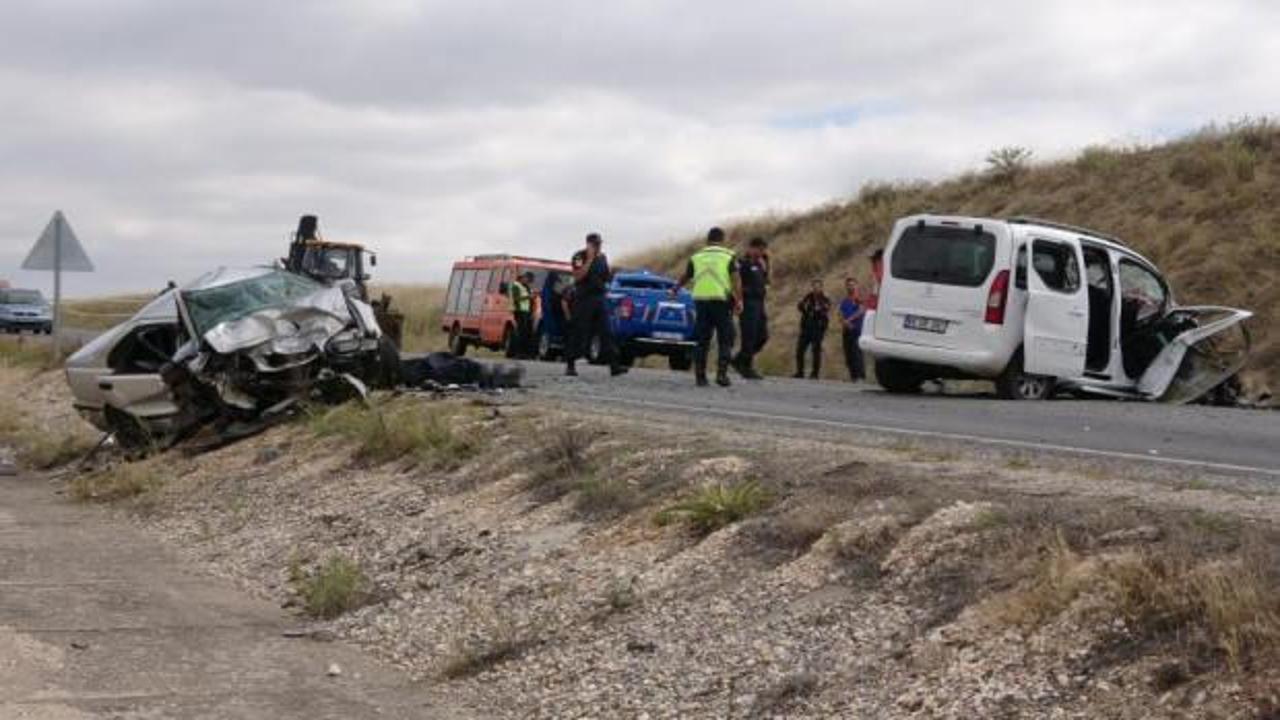 Yozgat&rsquo;ta trafik kazası: 2 &ouml;l&uuml;, 4 yaralı