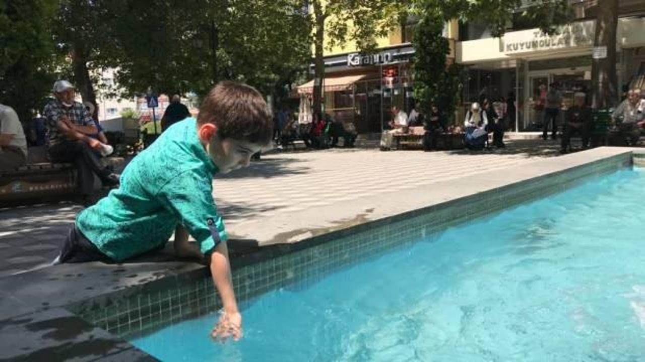 Eskişehir&rsquo;de hava sıcaklıkları arttı, s&uuml;s havuzu kenarları doldu