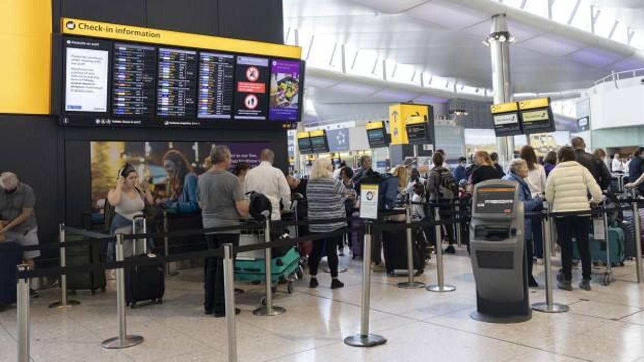İngiltere havalimanlarındaki kaos giderek büyüyor