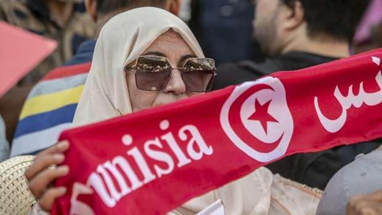 Tunus'ta yeni anayasaya yüzde 95 'evet' oyu çıktı