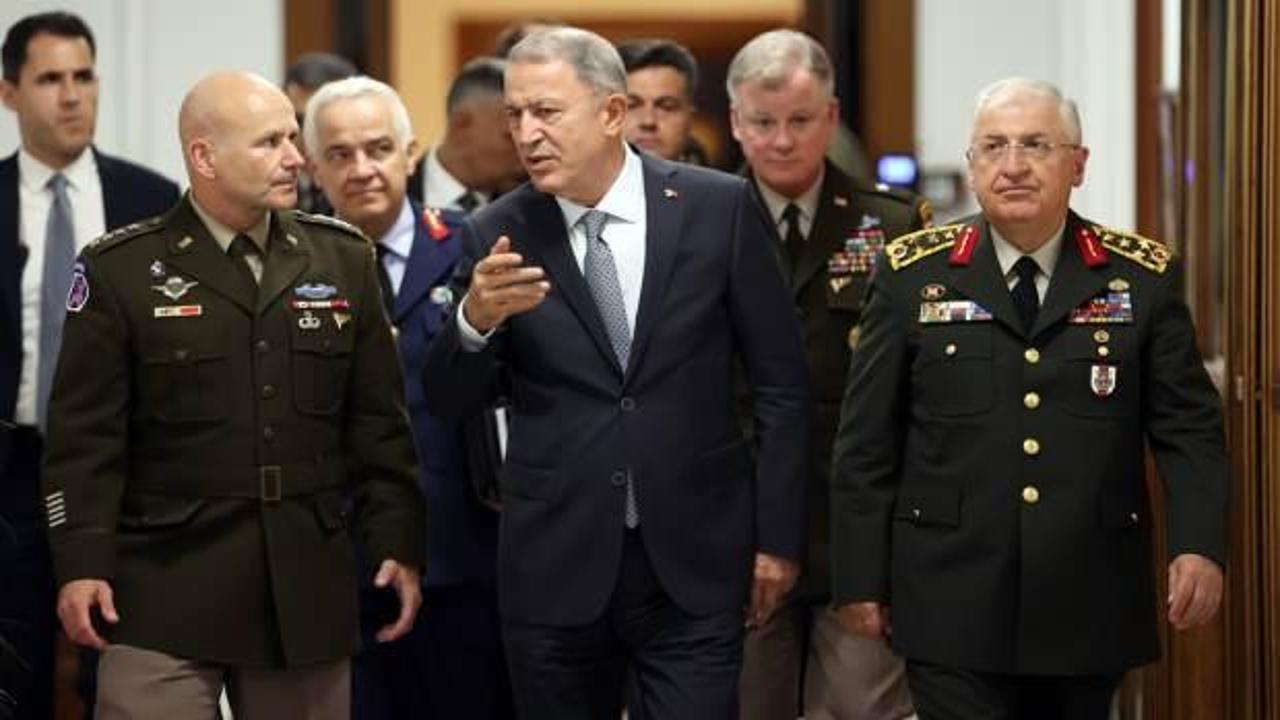 Bakan Akar, NATO Avrupa Müttefik Yüksek Komutanı'nı kabul etti