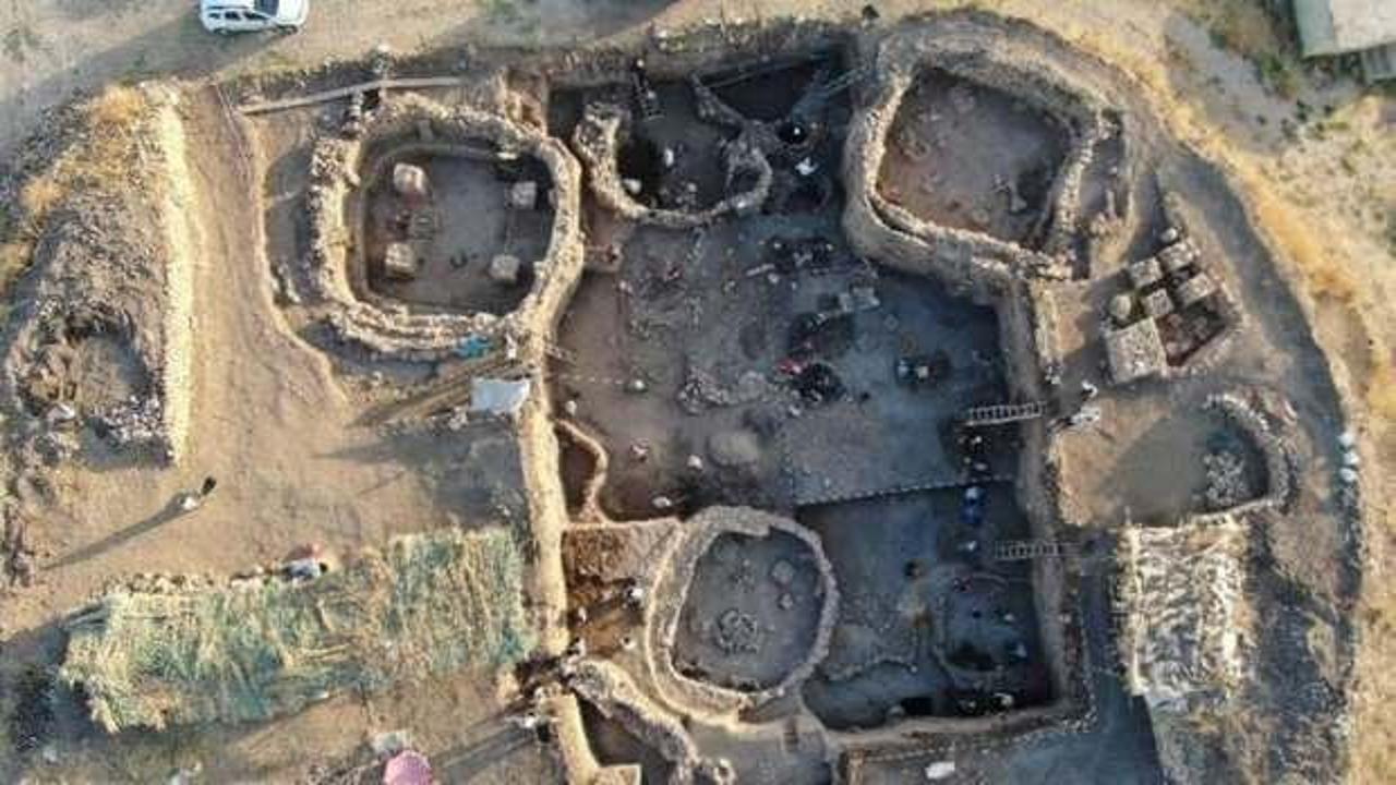 Gre Fılla H&ouml;y&uuml;ğ&uuml;'nde 2 bin 687 eser g&uuml;n y&uuml;z&uuml;ne &ccedil;ıkarıldı