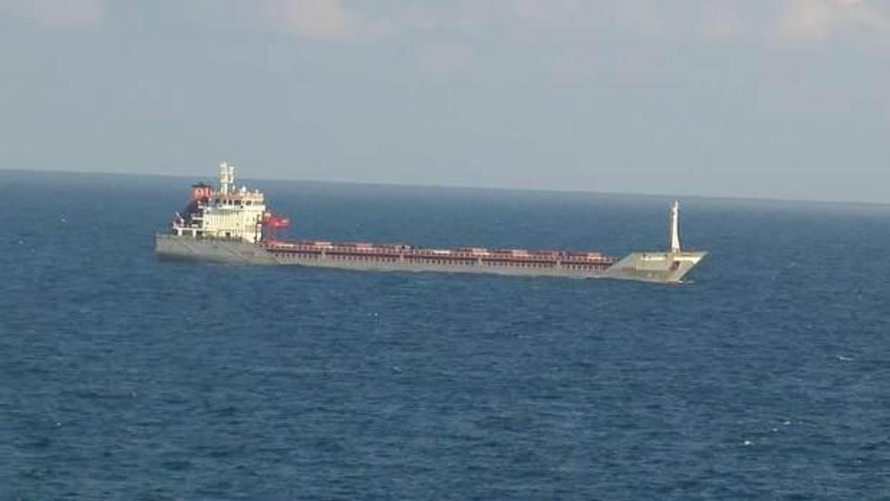 Tahıl yüklü Türk bandıralı gemi denetim bekliyor