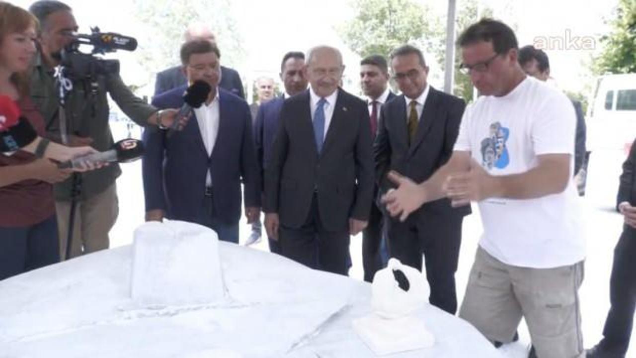 Kemal Kılıçdaroğlu'ndan İstanbul'da heykel ziyareti
