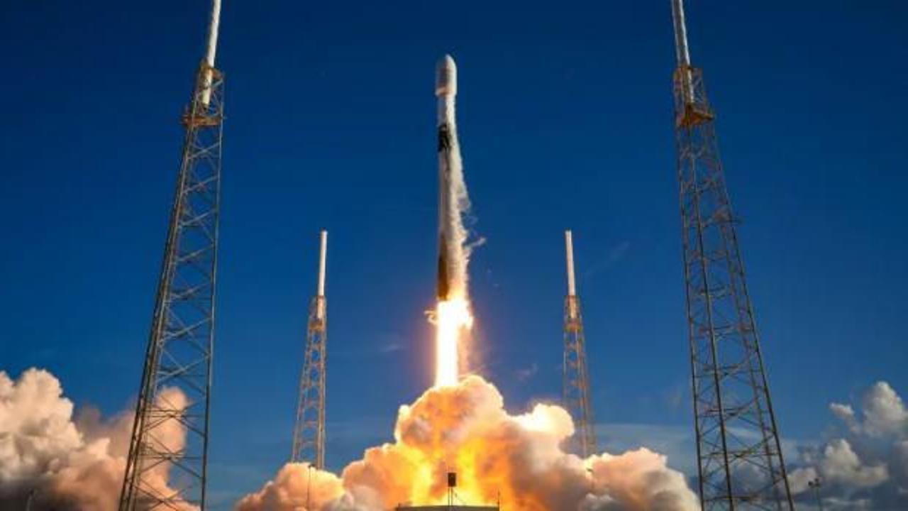 Toplam sayı 3 bin 200'ü geçti! SpaceX 54 Starlink uydusu daha fırlattı