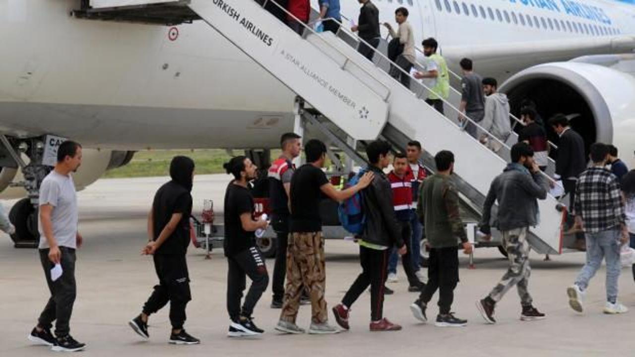 69 bin ka&ccedil;ak g&ouml;&ccedil;men sınır dışı edildi