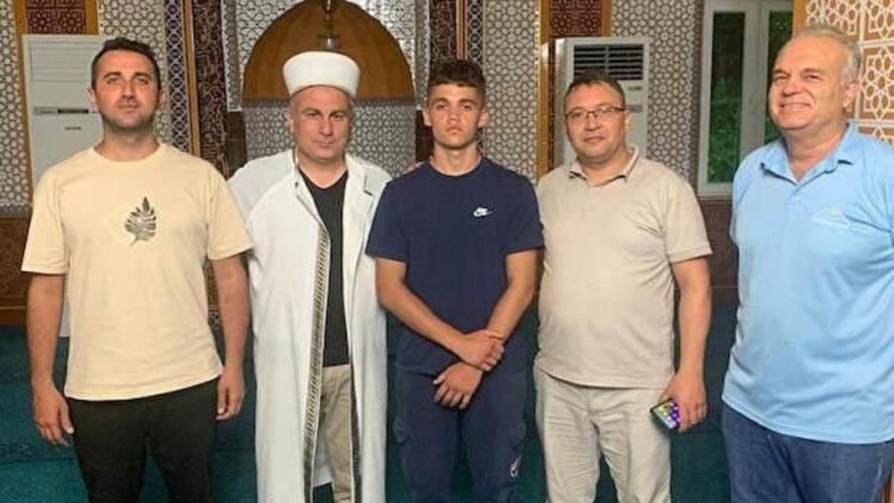 Antalya'da rehberden etkilenen İngiliz turist Müslüman oldu: Muhammed ismini aldı