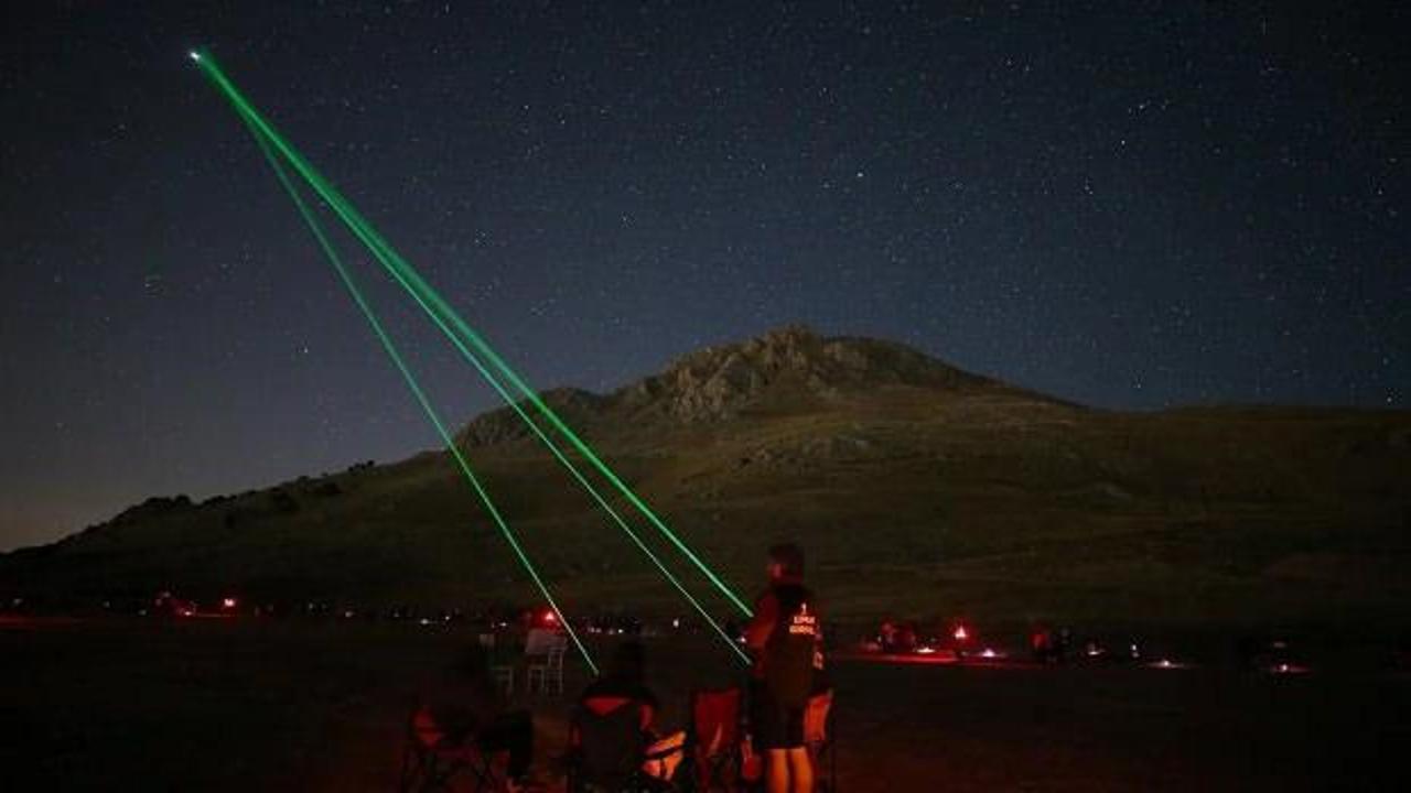 Binlerce kişi Antalya'da meteor yağmurunu izlemek için bir araya geldi