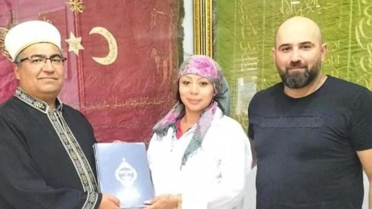 Huzuru Kur'an'da bulan Hristiyan kadın M&uuml;sl&uuml;man oldu