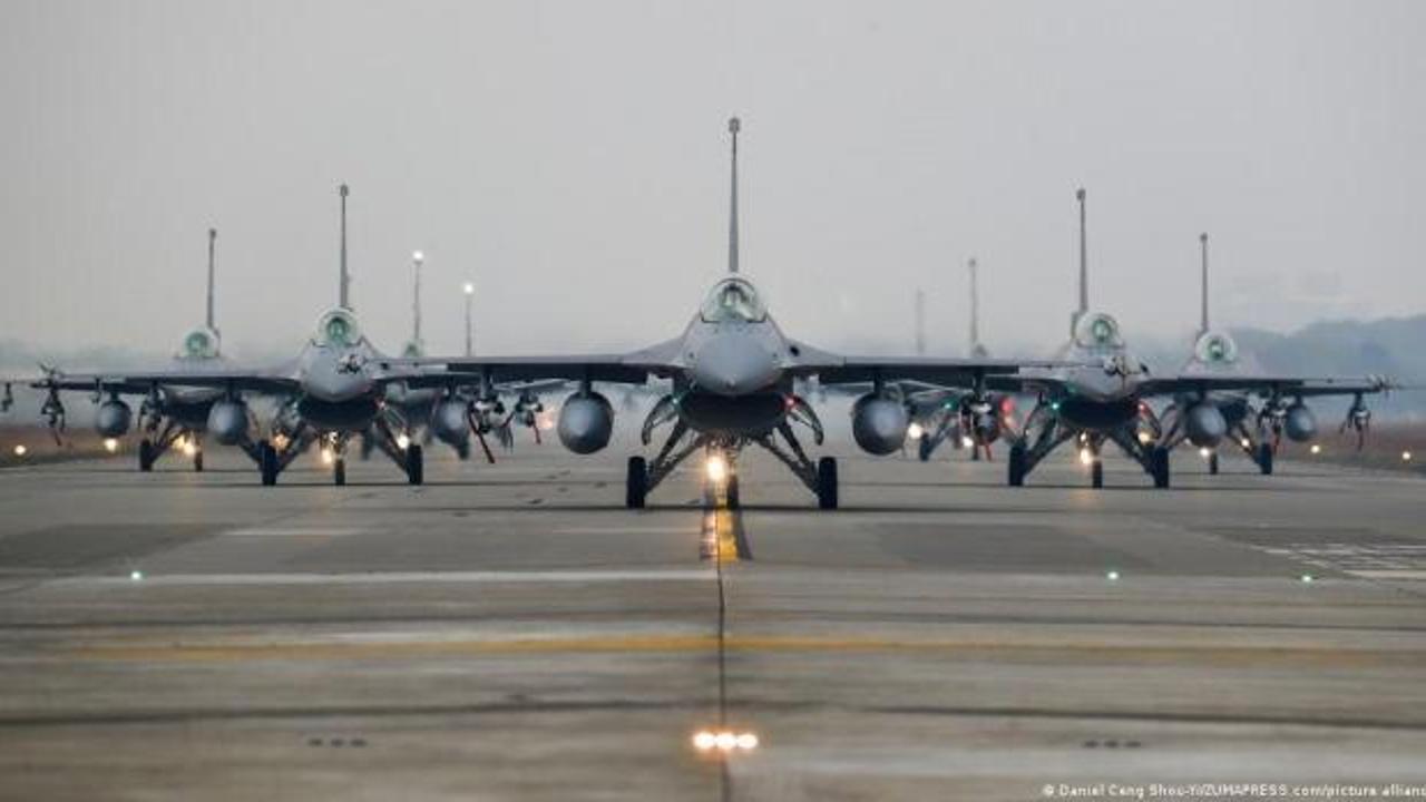 Tayvan: Çin'e ait 35 savaş uçağı ve 8 gemi Tayvan çevresinde görüldü