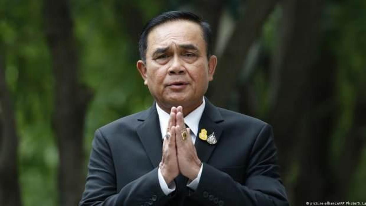 Darbeyle başa gelmişti! Tayland Başbakanı görevden uzaklaştırıldı