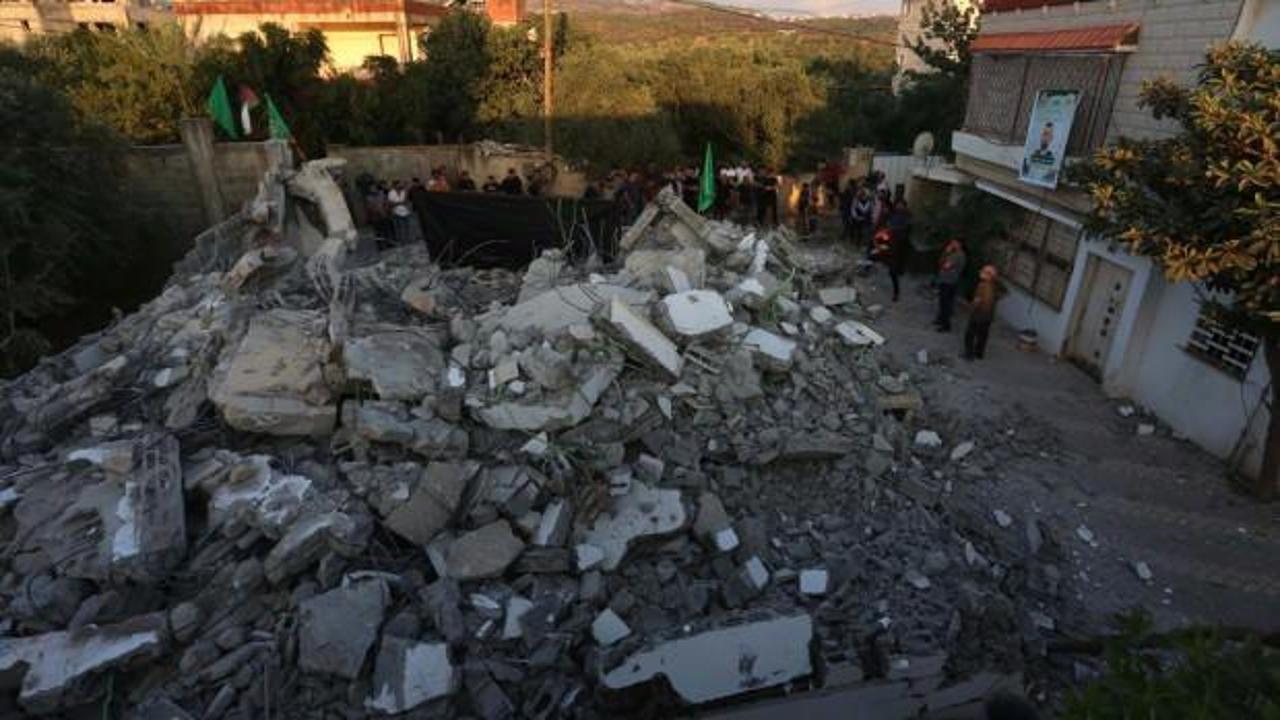 İsrailli işgalciler Filistinlilere ait 9 evi yıktı