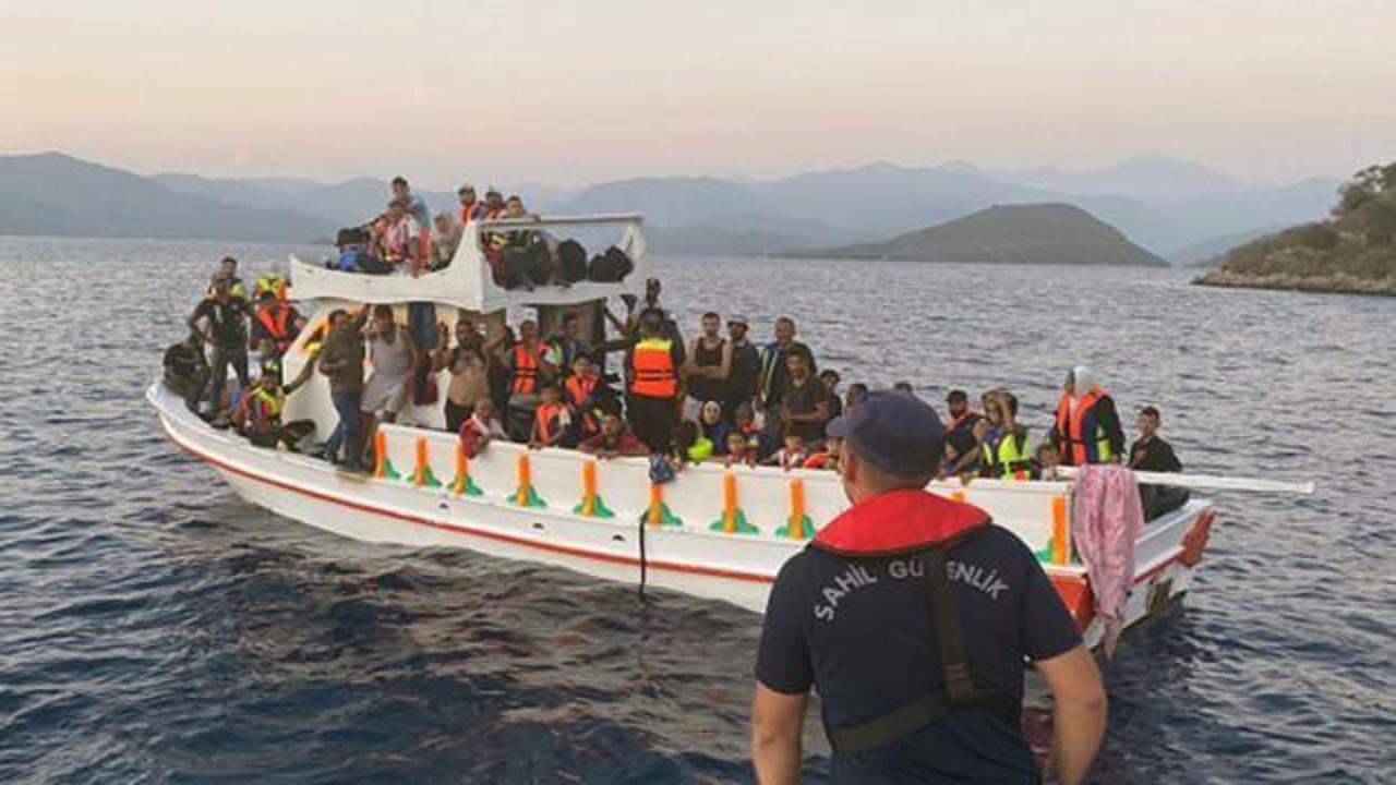 Yunanlılar balıkçı teknesinde 65 göçmeni geri itti