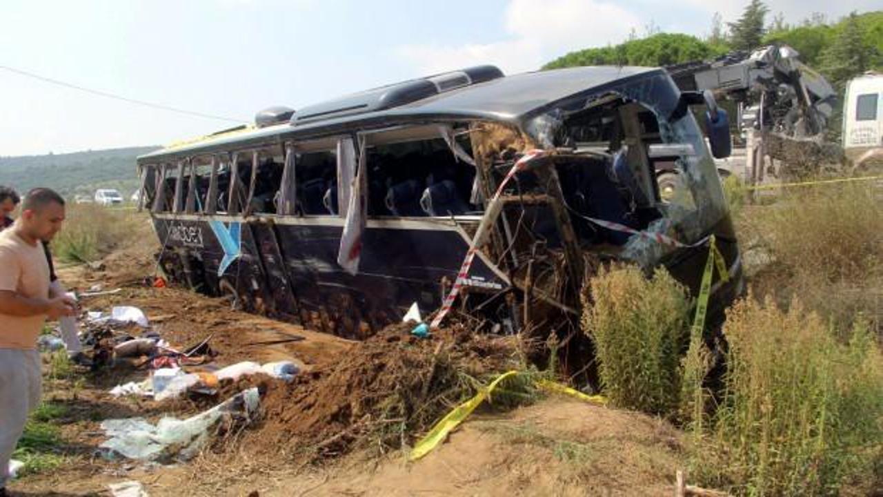 Çanakkale'de tur otobüsü kanala devrildi: 54 yaralı, 1 ölü!