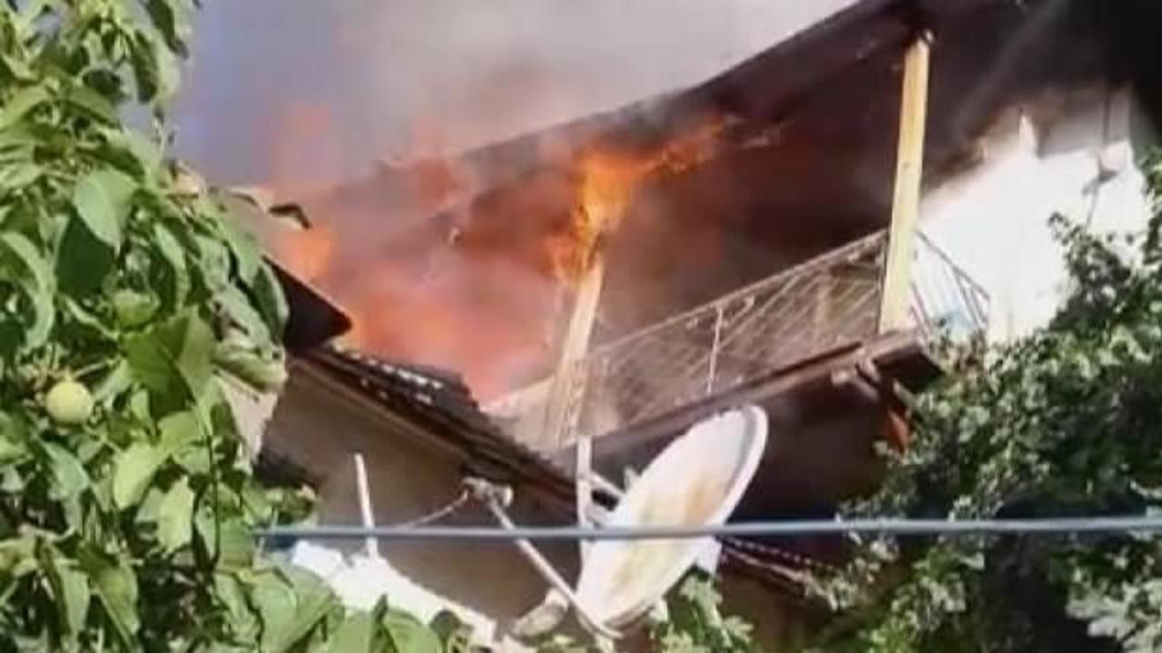 Karaman'ın korkutan yangın: Ahırda çıktı, eve sıçradı!