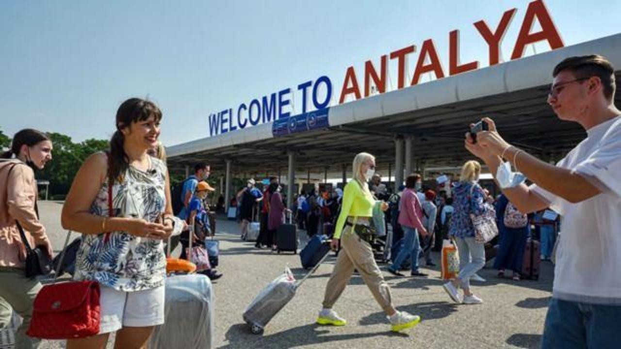 Antalya 3 ayda turist sayısını 4’e katladı