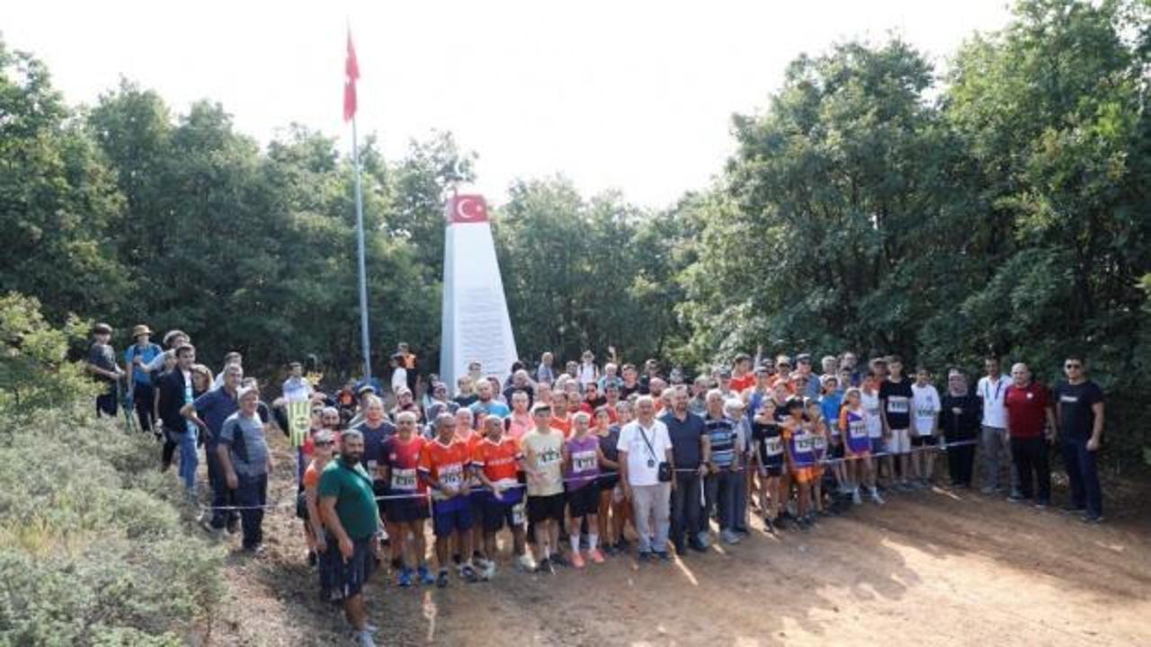 Bursa'da şehitler anısına halk y&uuml;r&uuml;y&uuml;ş&uuml; d&uuml;zenlendi