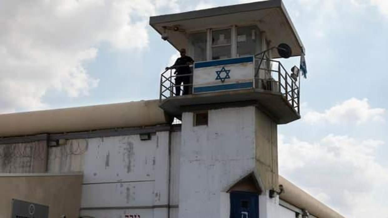 İsrail hapishanelerindeki Filistinli tutuklular açlık grevini durdurdu