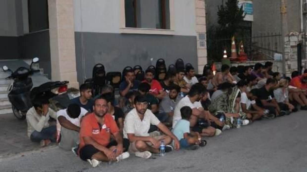 İzmir'de 98 göçmen kurtarıldı, 2'si Türk 3 kişi gözaltına alındı