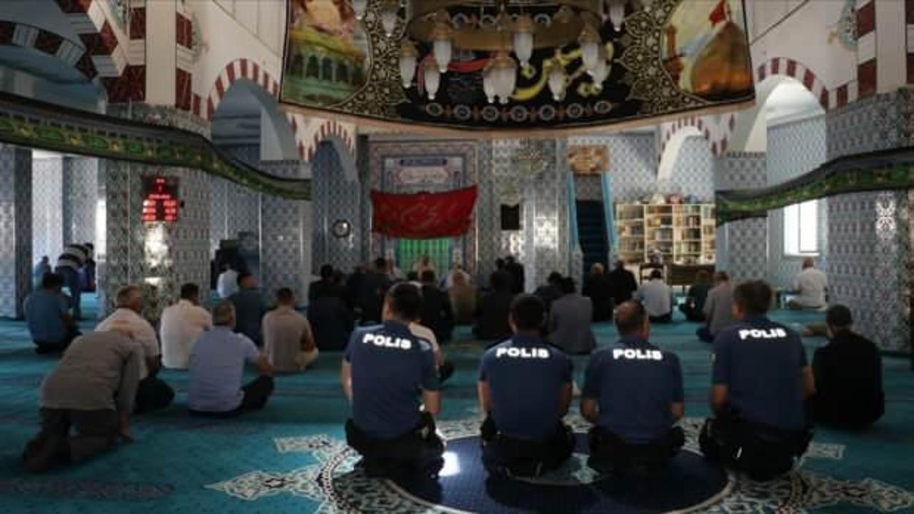 Iğdır'da 7 yıl önce terör saldırısında şehit olan 13 polis için mevlit okutuldu