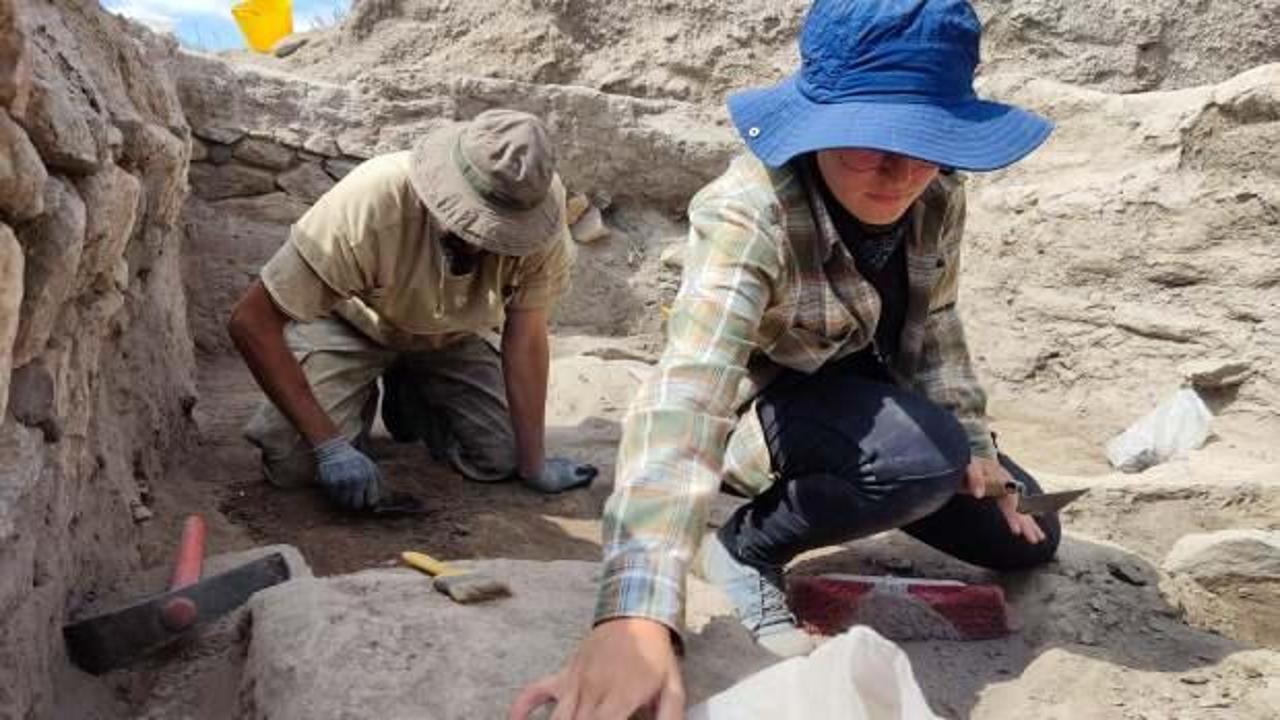 Şarh&ouml;y&uuml;k kazı &ccedil;alışmaları tekrar başladı: 6 bin yıllık par&ccedil;alar tarihe ışık tutacak