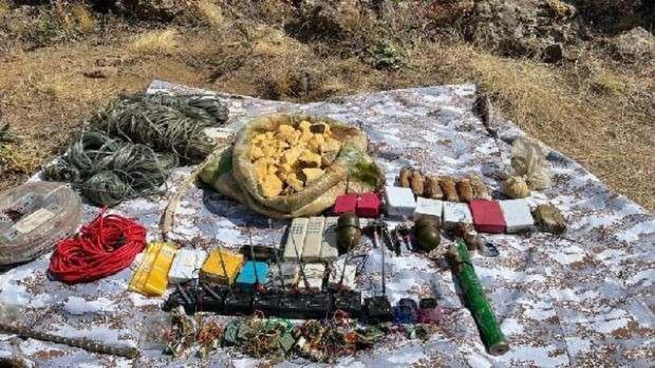 Tendürek Dağı kırsalında PKK'ya ait patlayıcılar ele geçirildi