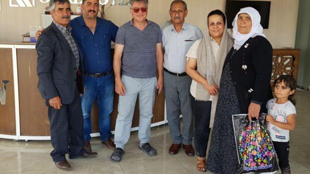 Yerde bulduğu &ccedil;antadan servet &ccedil;ıktı! Tek kuruşuna dokunmadan sahibine teslim etti