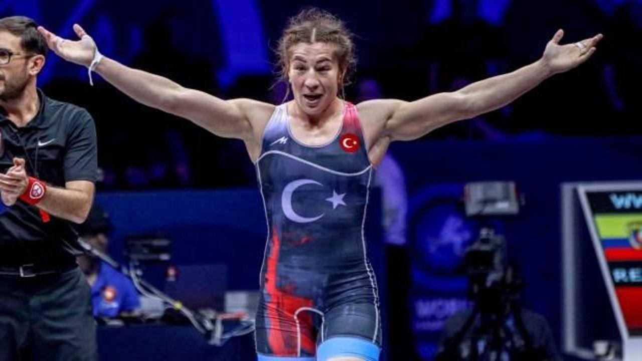 Milli güreşçi Yasemin Adar Yiğit, dünya şampiyonu
