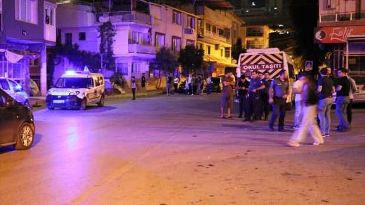 İzmir'de polis memuru bıçakla yaralandı